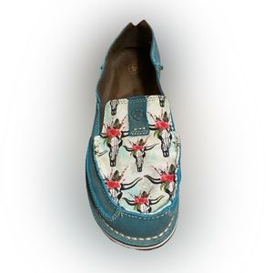 Ariat Cruisers Women’s size 10 Cow Skull and Roses